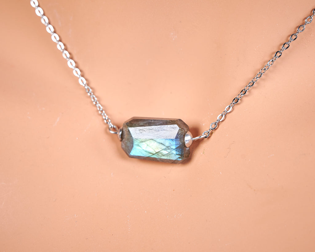 Flashing Labradorite pendant